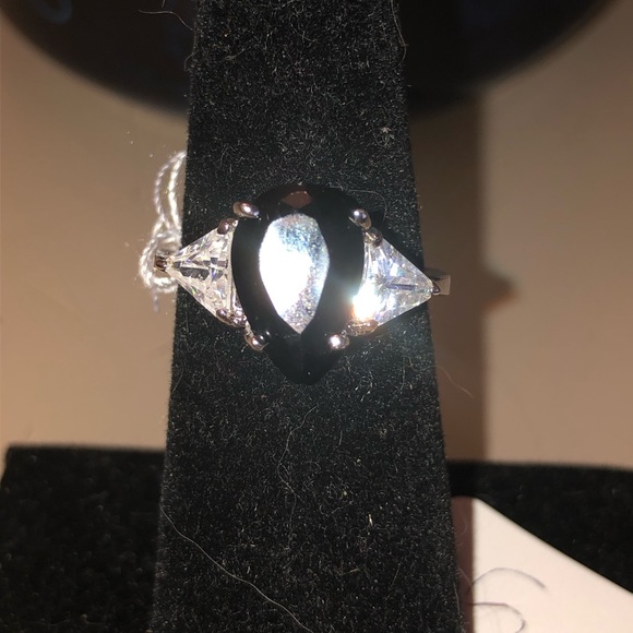 Jewelry - Sapphire ring